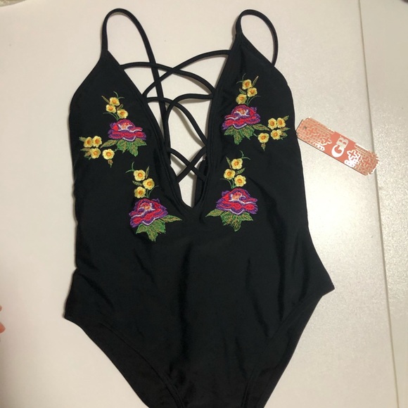Gianni Bini Embroidered Floral Swimsuit - Picture 3 of 5